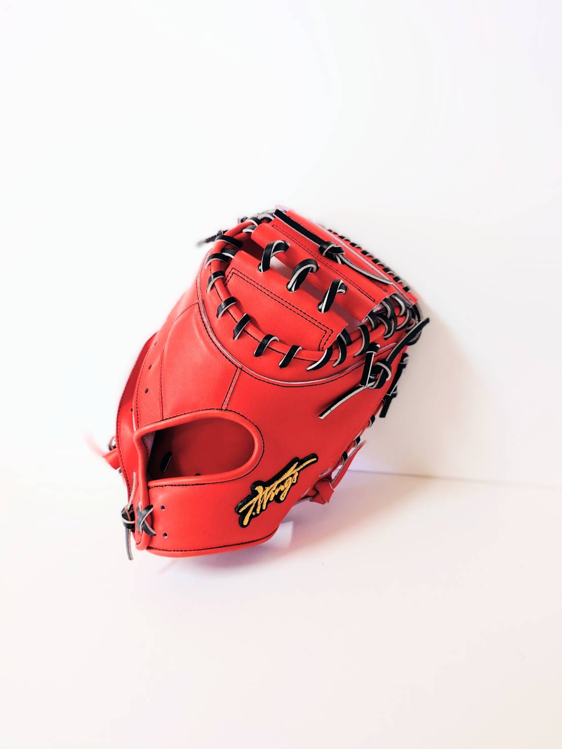 鳥取和牛野球グラブ(捕手用) T-Wings　歴史が宿る革で、勝負を掴む 鳥取和牛野球グラブ(捕手用)