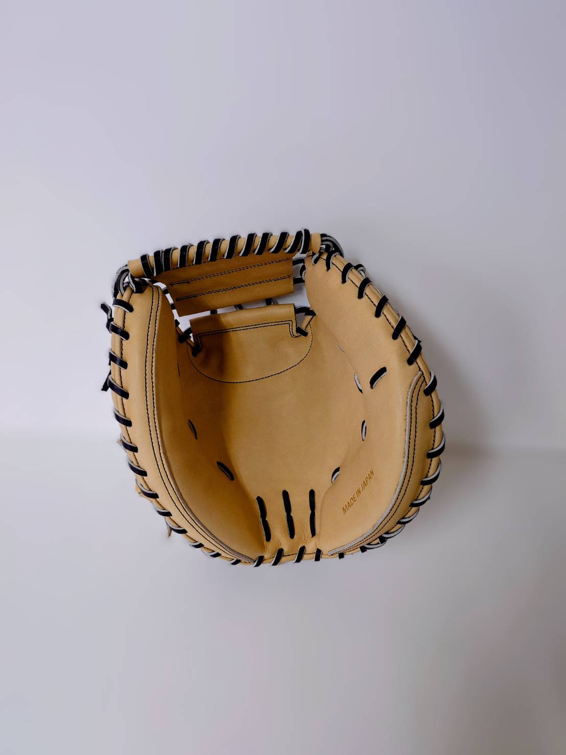 鳥取和牛野球グラブ(捕手用) T-Wings　歴史が宿る革で、勝負を掴む 鳥取和牛野球グラブ(捕手用)