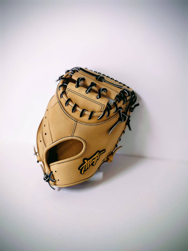 鳥取和牛野球グラブ(捕手用) T-Wings　歴史が宿る革で、勝負を掴む 鳥取和牛野球グラブ(捕手用)