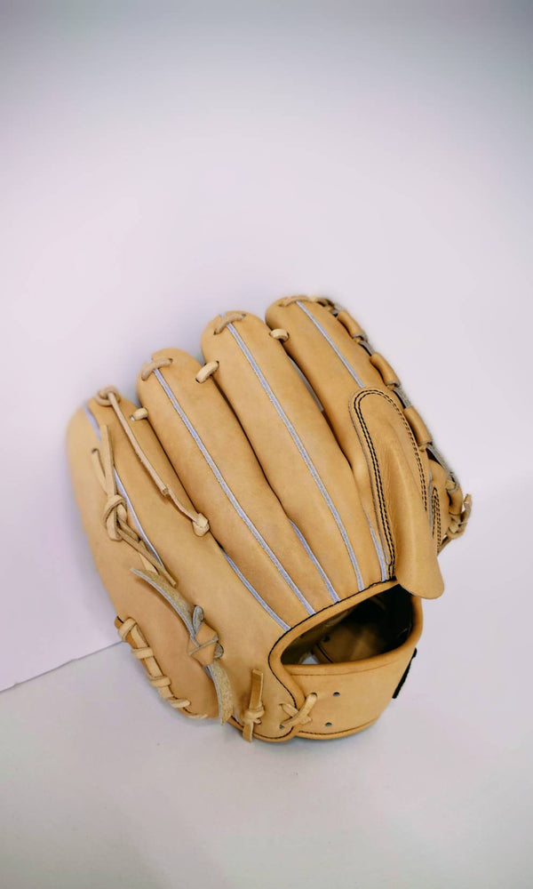 鳥取和牛野球グラブ　(投手用)T-Wings　歴史が宿る革で、勝負を掴む