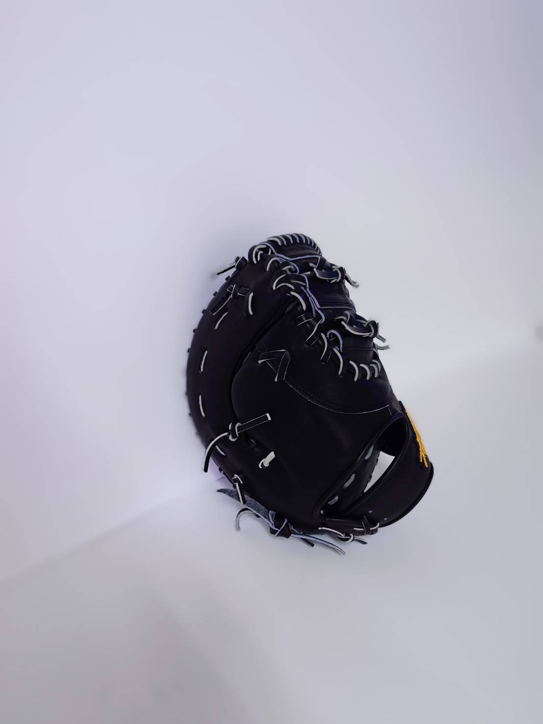 鳥取和牛野球グラブ (ファースト用)T-Wings 　歴史が宿る革で、勝負を掴む