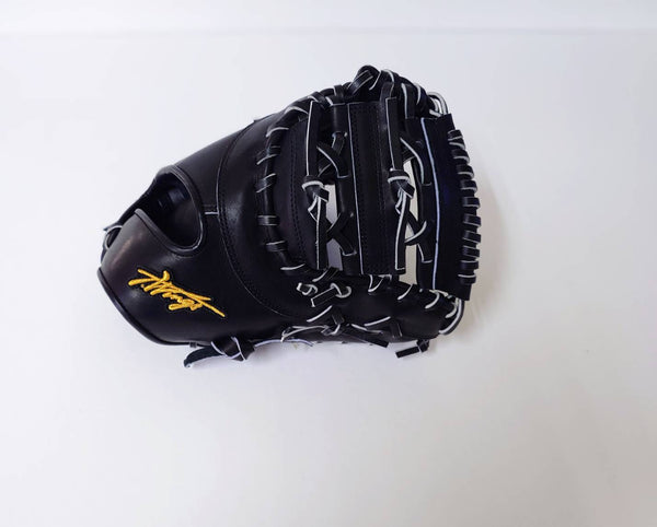 鳥取和牛野球グラブ (ファースト用)T-Wings 　歴史が宿る革で、勝負を掴む