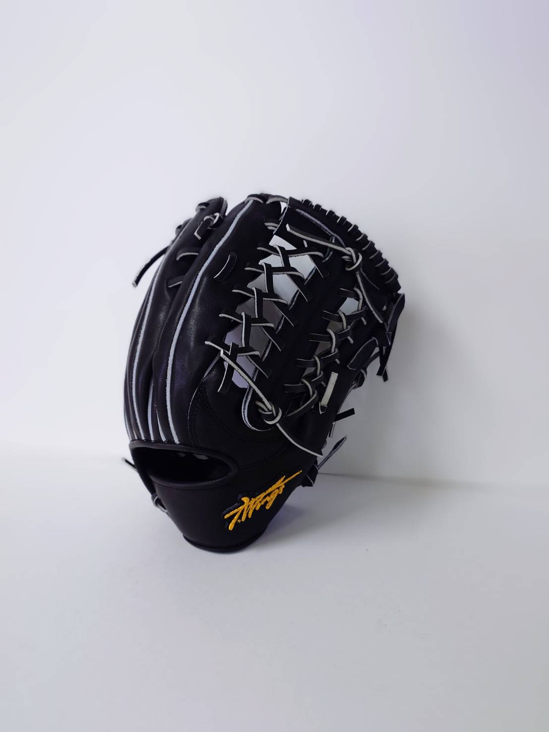 鳥取和牛野球グラブ(外野手用) T-Wings　歴史が宿る革で、勝負を掴む 鳥取和牛野球グラブ(外野手用)