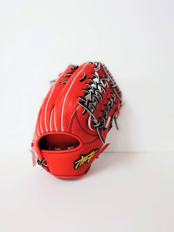 鳥取和牛野球グラブ(外野手用) T-Wings　歴史が宿る革で、勝負を掴む 鳥取和牛野球グラブ(外野手用)