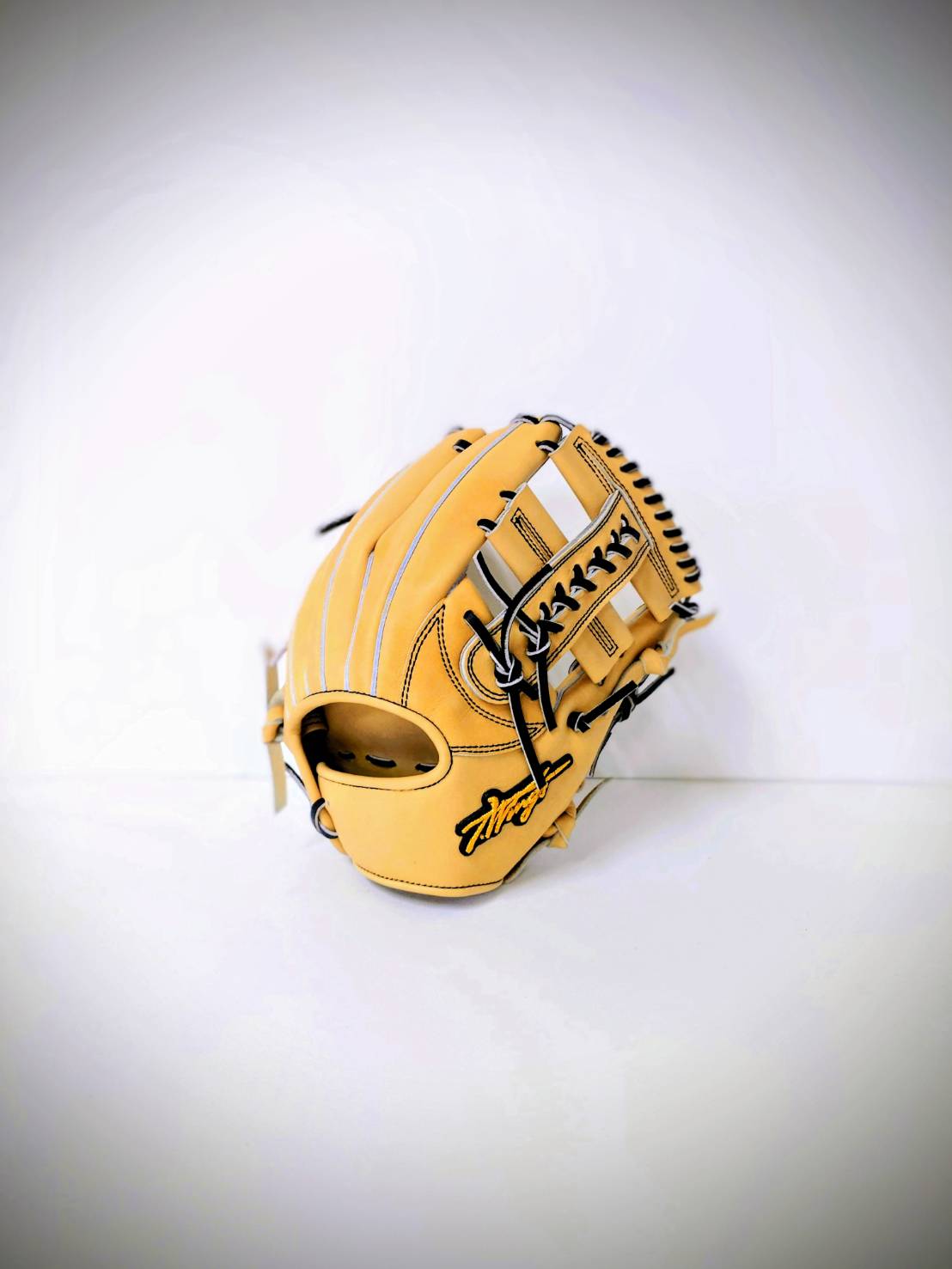 鳥取和牛野球グラブ(内野手用) T-Wings　歴史が宿る革で、勝負を掴む 鳥取和牛野球グラブ(内野手用)