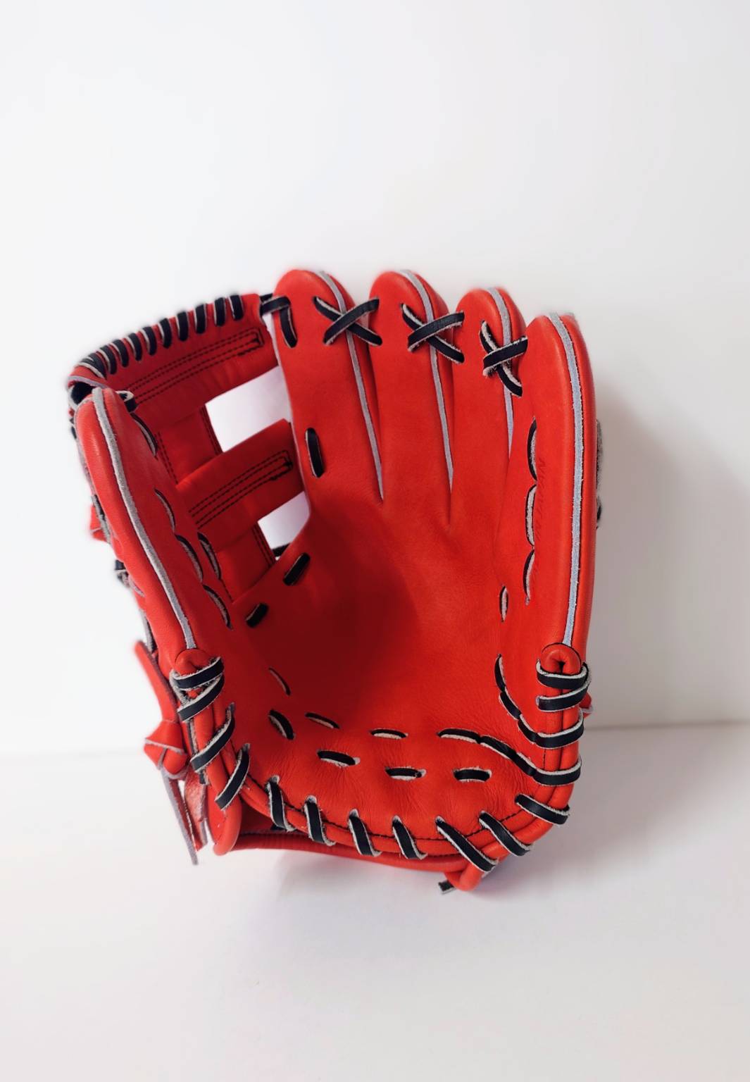 鳥取和牛野球グラブ(内野手用) T-Wings　歴史が宿る革で、勝負を掴む 鳥取和牛野球グラブ(内野手用)