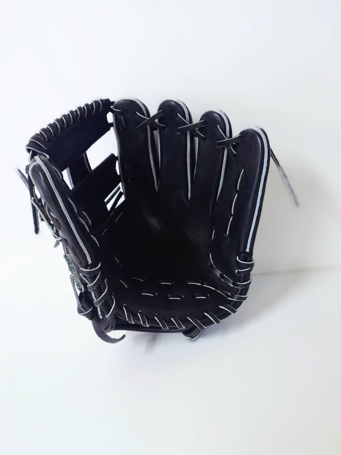 鳥取和牛野球グラブ(内野手用) T-Wings　歴史が宿る革で、勝負を掴む 鳥取和牛野球グラブ(内野手用)