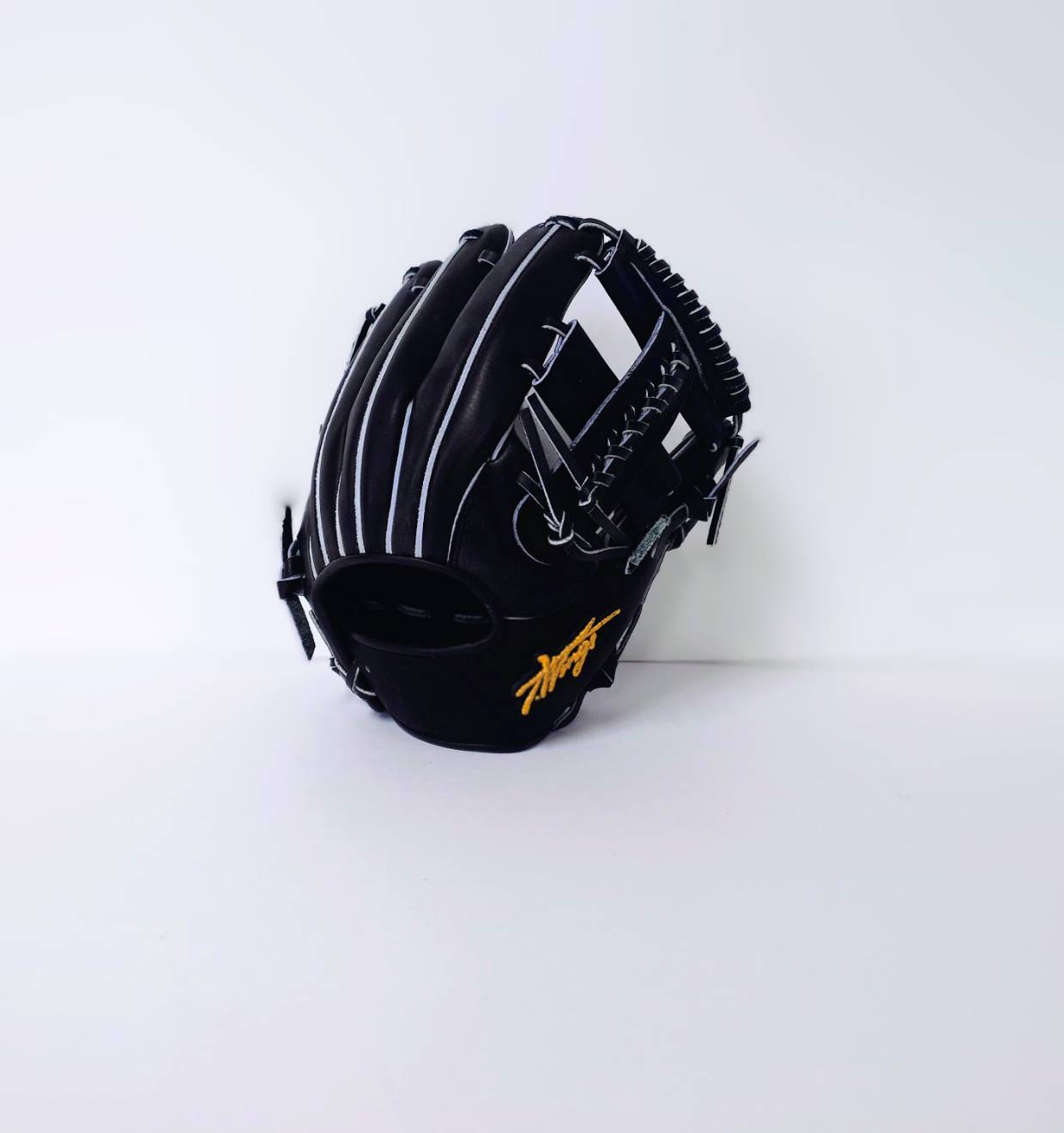 鳥取和牛野球グラブ(内野手用) T-Wings　歴史が宿る革で、勝負を掴む 鳥取和牛野球グラブ(内野手用)